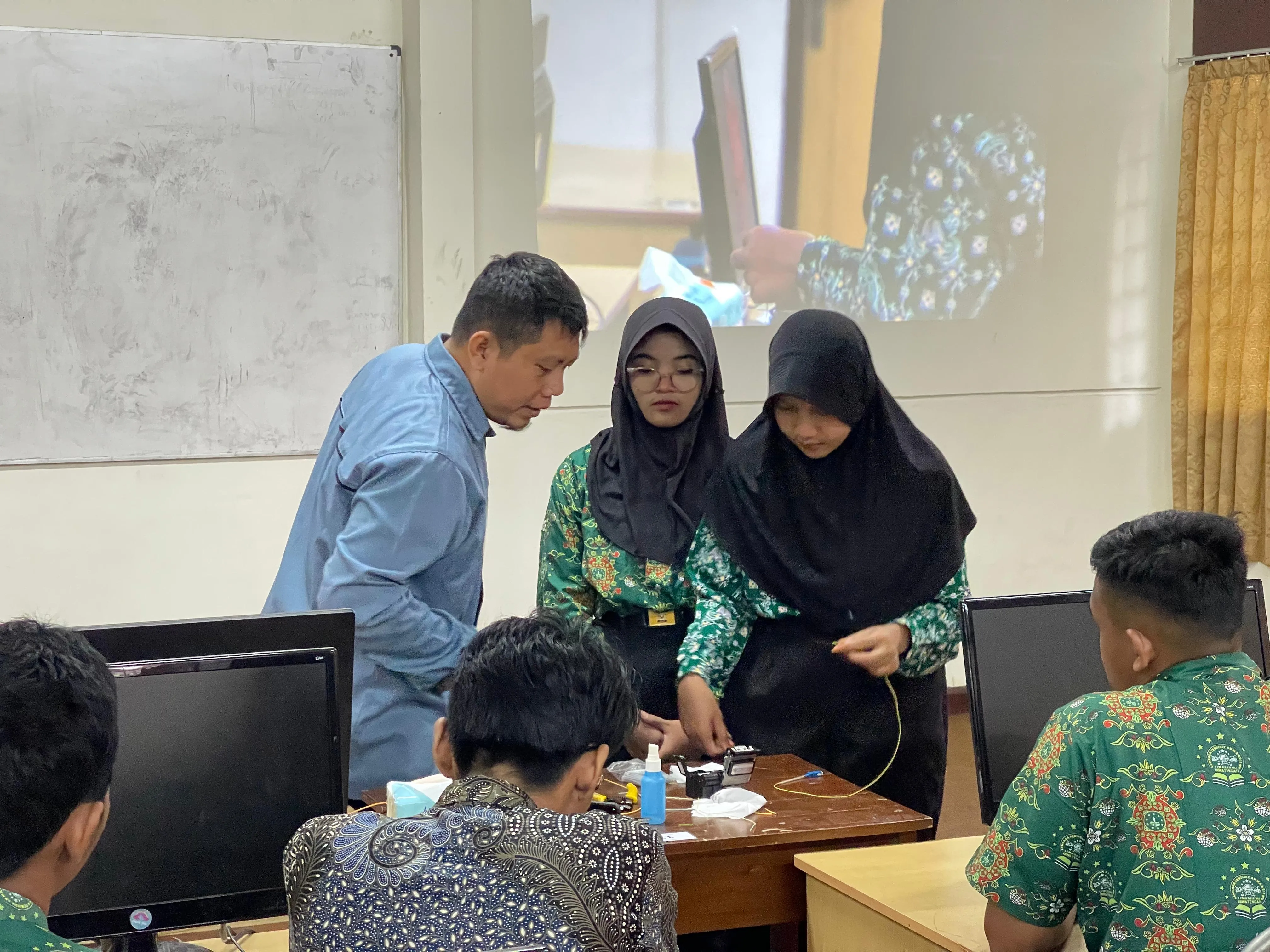 Program Teknik Komputer dan Jaringan